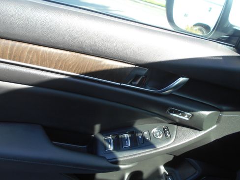 Used 2020 Honda Accord Touring image 18