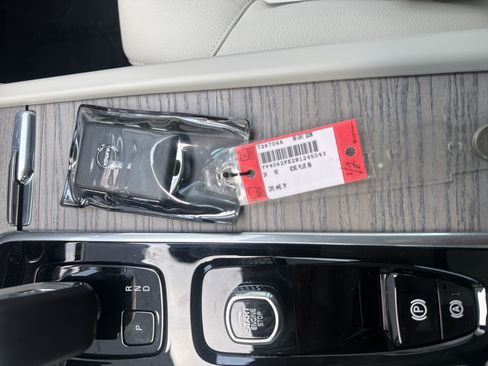 Certified 2024 Volvo XC90 B6 Plus w/ Protection Package Premier AWD/4WD image 38