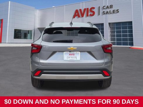 Used 2025 Chevrolet Trax LT w/ LT Convenience Package FWD image 7