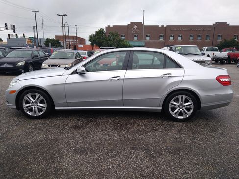 Used 2011 Mercedes-Benz E 350 4MATIC Sedan image 6