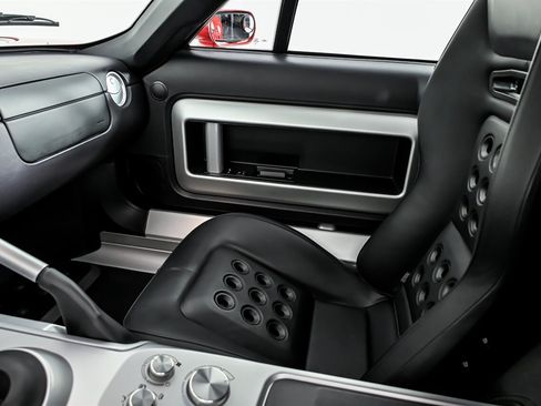 Used 2005 Ford GT RWD image 49
