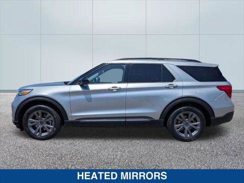 Used 2023 Ford Explorer XLT w/ Equipment Group 202A RWD image 2