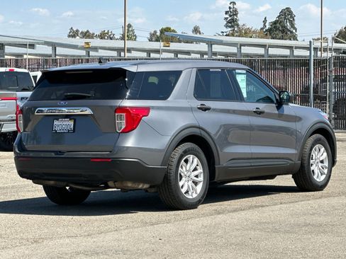 Certified 2021 Ford Explorer 2WD image 4