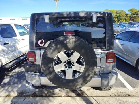 Used 2016 Jeep Wrangler Unlimited Sport image 7