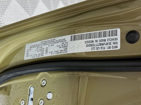 New 2026 Jeep Cherokee Laredo image 6