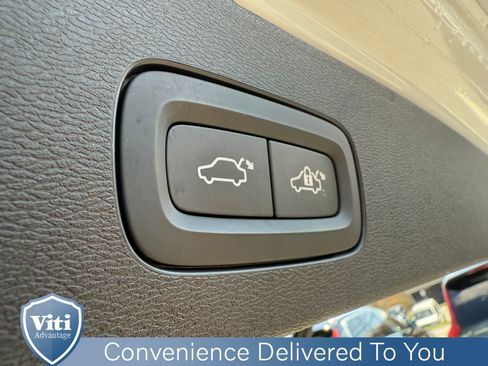 Certified 2025 Volvo V60 B5 Cross Country Plus AWD/4WD image 24