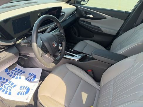 Used 2025 Buick Envista Avenir image 16
