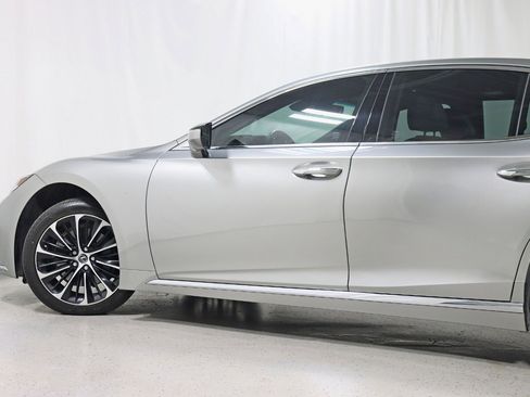 Used 2021 Lexus LS 500 AWD w/ Luxury Package image 11