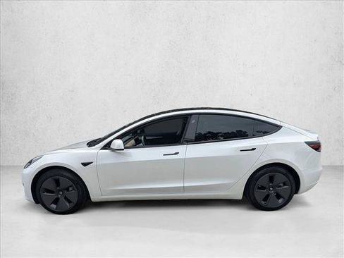Used 2023 Tesla Model 3 Standard Range image 9