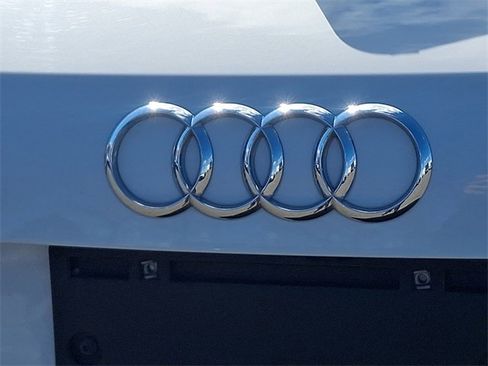 Used 2024 Audi Q3 2.0T Premium image 31