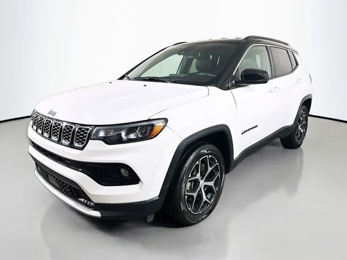 Used 2024 Jeep Compass Limited AWD/4WD image 3
