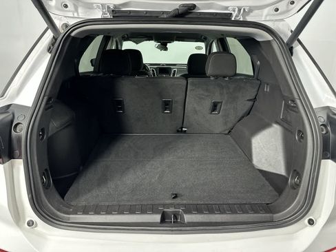 Used 2024 Chevrolet Equinox LT AWD/4WD image 11