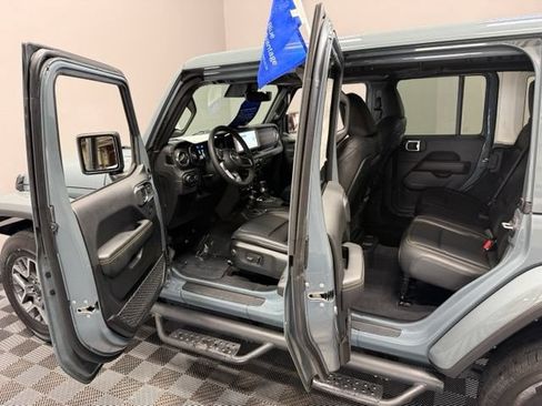 Used 2024 Jeep Wrangler Unlimited Sahara w/ Technology Group AWD/4WD image 13
