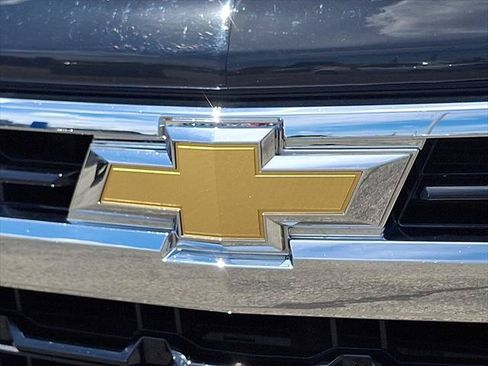 Used 2022 Chevrolet Silverado 1500 LT AWD/4WD image 32