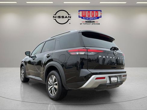 Certified 2025 Nissan Pathfinder SL AWD/4WD image 4