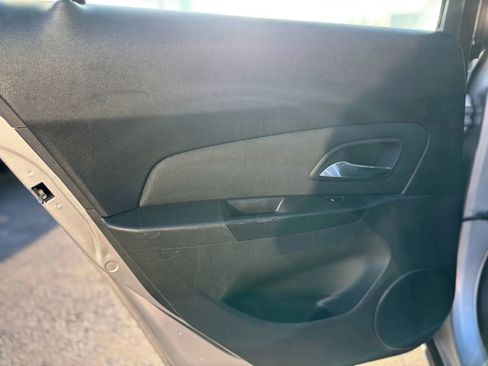 Used 2012 Chevrolet Cruze LT image 9