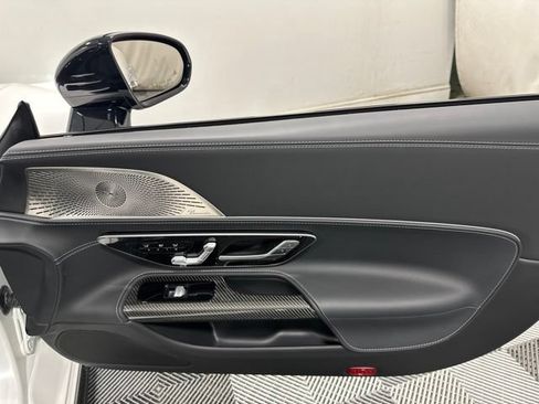 Used 2022 Mercedes-Benz SL 63 AMG 4MATIC image 33