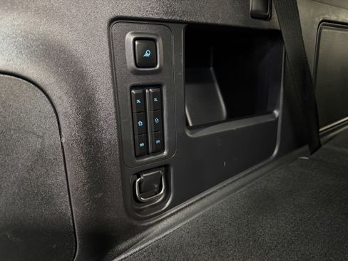 Used 2025 Ford Expedition Platinum image 31