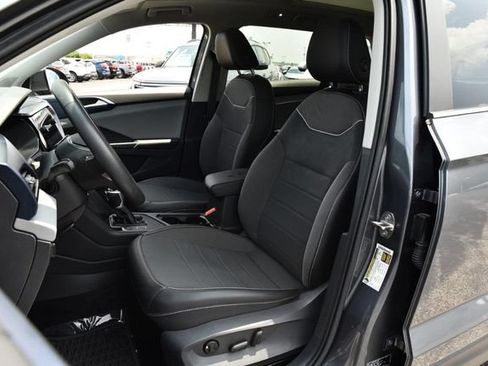 Certified 2023 Volkswagen Taos SE w/ Panoramic Sunroof Package FWD image 18