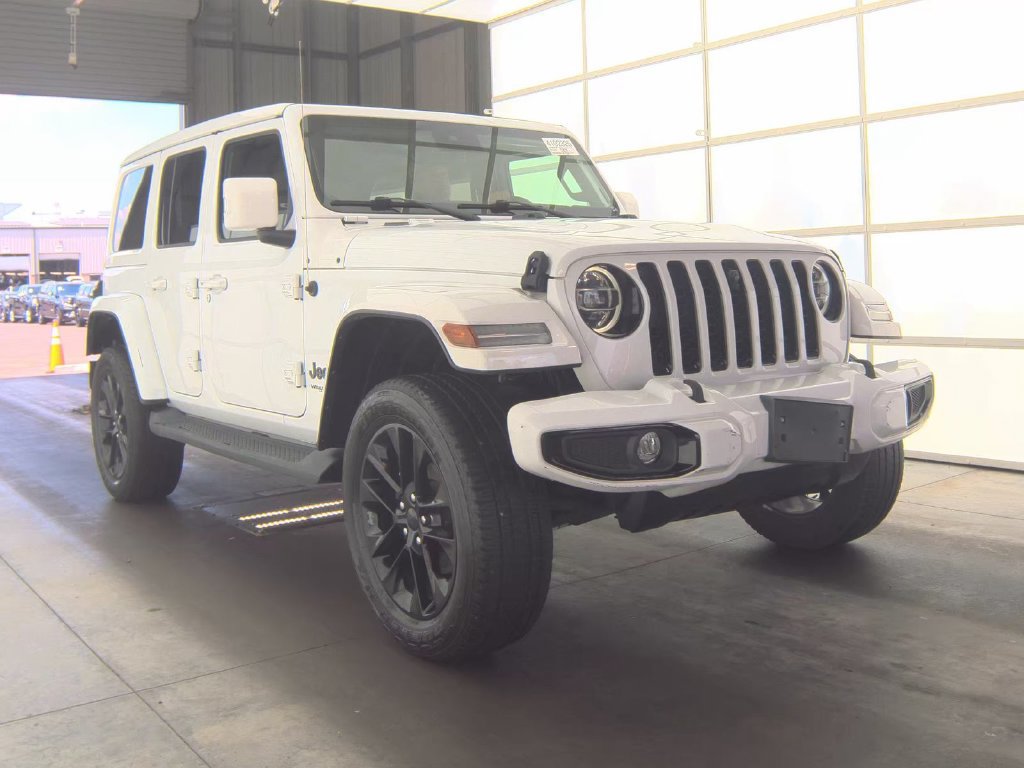 Used 2022 Jeep Wrangler Unlimited Sahara AWD/4WD image 3