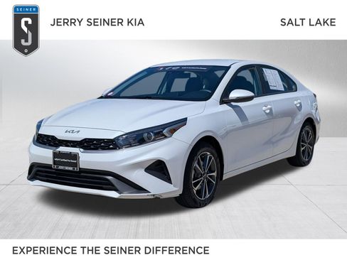 Certified 2023 Kia Forte LXS w/ LXS Technology Package FWD image 1