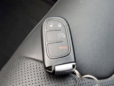 Used 2020 Jeep Cherokee Latitude Lux w/ Quick Order Package 26H Lux image 28