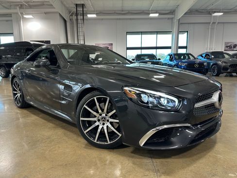 Used 2020 Mercedes-Benz SL 550 image 2