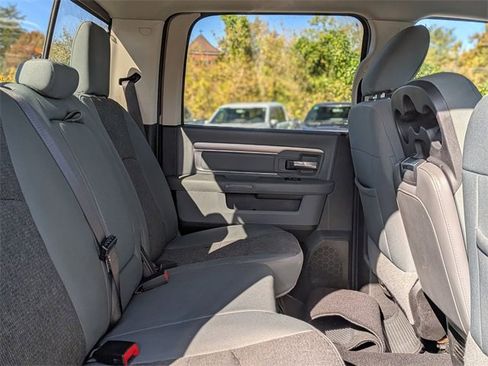 Used 2019 RAM 1500 Big Horn image 33