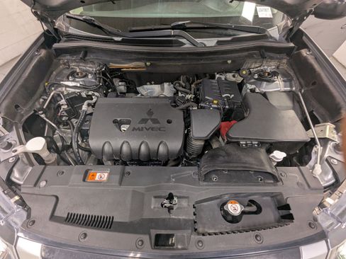 Used 2020 Mitsubishi Outlander ES AWD/4WD image 28
