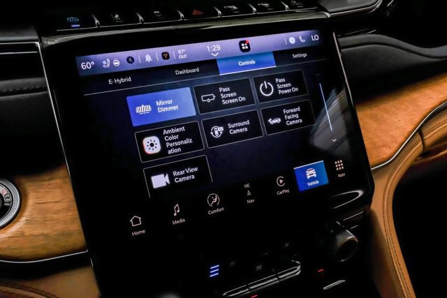 Used 2022 Jeep Grand Cherokee Summit AWD/4WD image 44