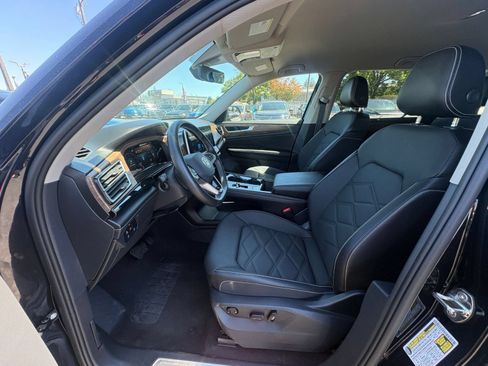 Used 2026 Volkswagen Atlas SE FWD image 30