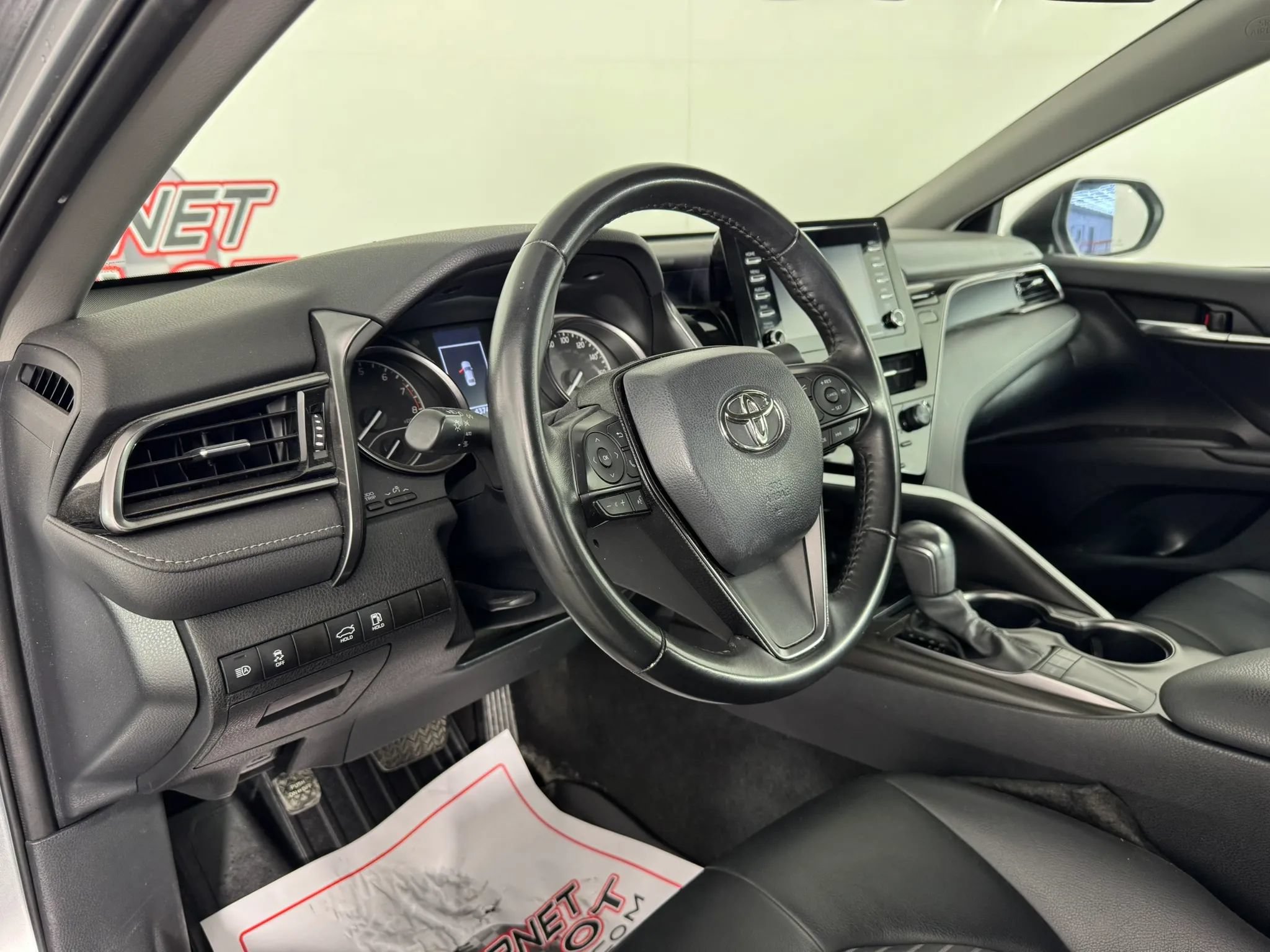 Used 2023 Toyota Camry SE FWD image 10