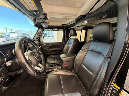 Used 2022 Jeep Wrangler Unlimited Rubicon 4xe w/ Cold Weather Group AWD/4WD image 16