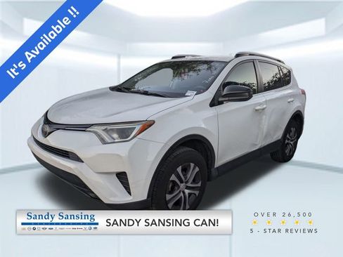 Used 2018 Toyota RAV4 LE image 1