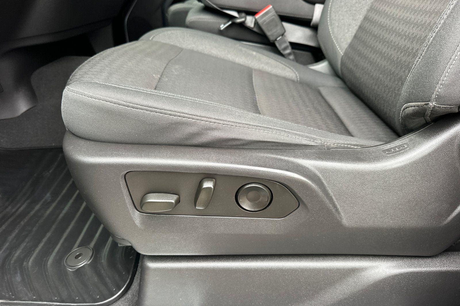Used 2023 GMC Sierra 1500 Elevation AWD/4WD image 13