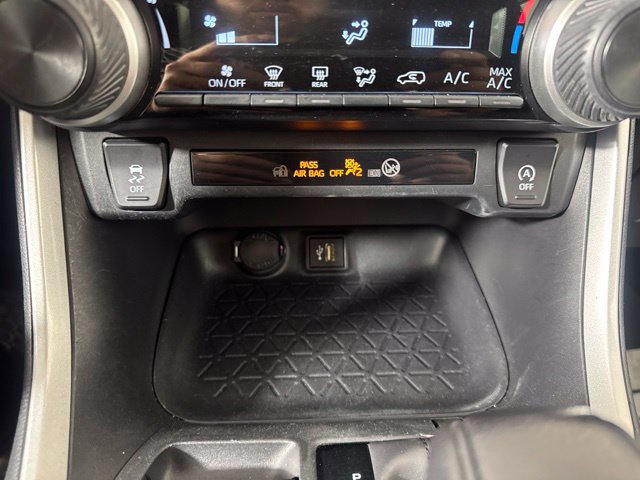 Used 2024 Toyota RAV4 LE AWD/4WD image 15