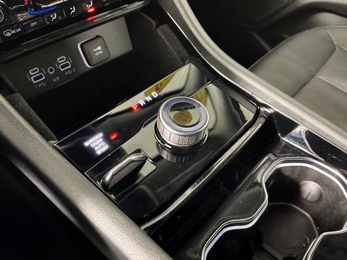 Used 2023 Jeep Grand Cherokee L Limited w/ Black Appearance Package image 32