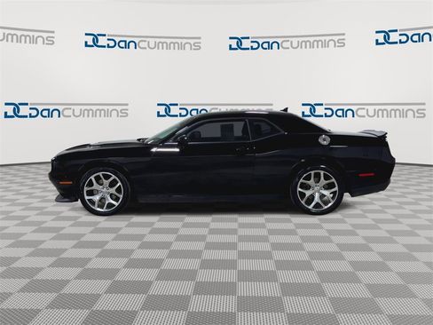 Used 2015 Dodge Challenger SXT Plus image 5