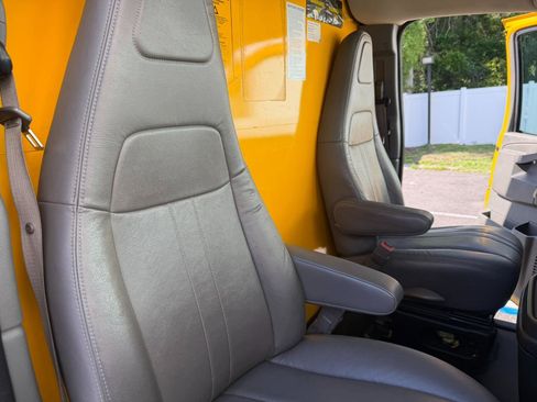 Used 2016 GMC Savana 3500 Extended RWD image 34
