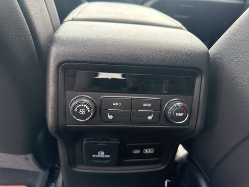 Used 2023 GMC Acadia AT4 w/ Technology Package AWD/4WD image 12