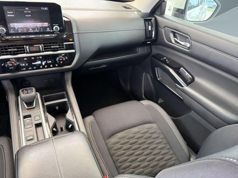Used 2022 Nissan Pathfinder SV FWD image 29