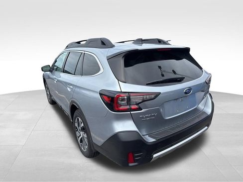 Used 2022 Subaru Outback Limited AWD/4WD image 4