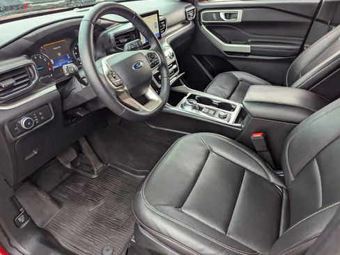 Used 2020 Ford Explorer XLT w/ Equipment Group 202A image 25