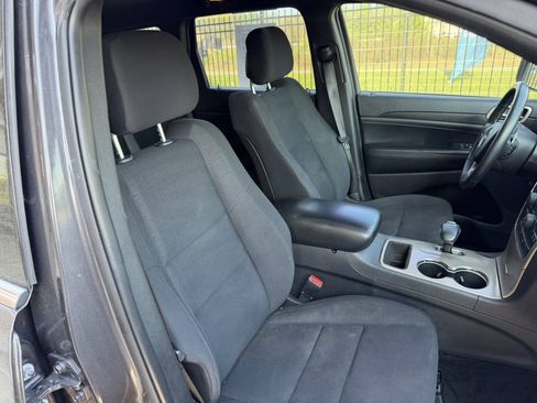 Used 2015 Jeep Grand Cherokee Laredo w/ Quick Order Package 23E RWD image 27