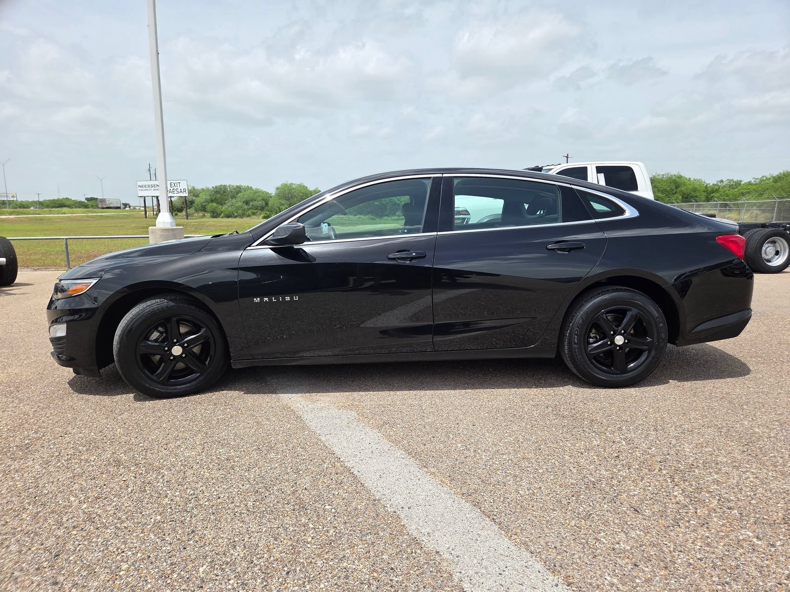 Used 2024 Chevrolet Malibu LT FWD image 4