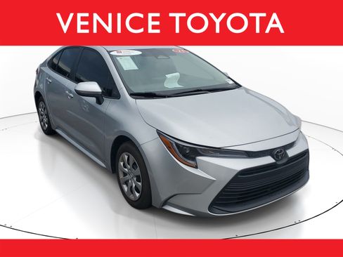 Used 2023 Toyota Corolla LE FWD image 1