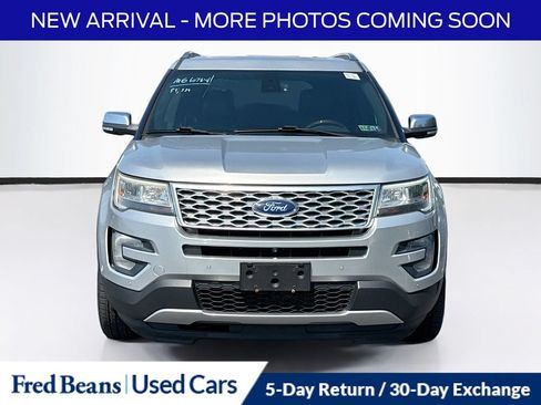 Used 2017 Ford Explorer Platinum AWD/4WD image 2