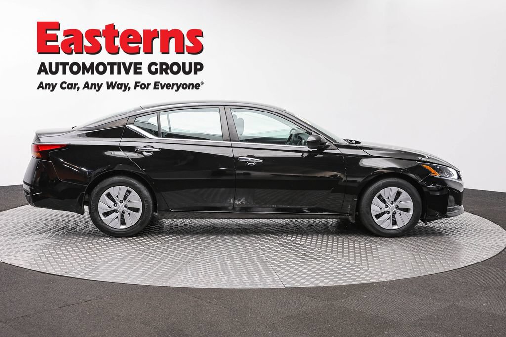 Used 2023 Nissan Altima 2.5 S FWD image 6
