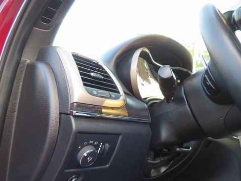 Used 2017 Jeep Grand Cherokee Limited image 33