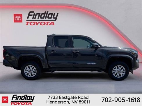 Certified 2025 Toyota Tacoma SR5 AWD/4WD image 11